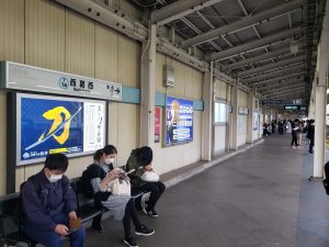 西葛西駅　ベンチ電飾看板_1